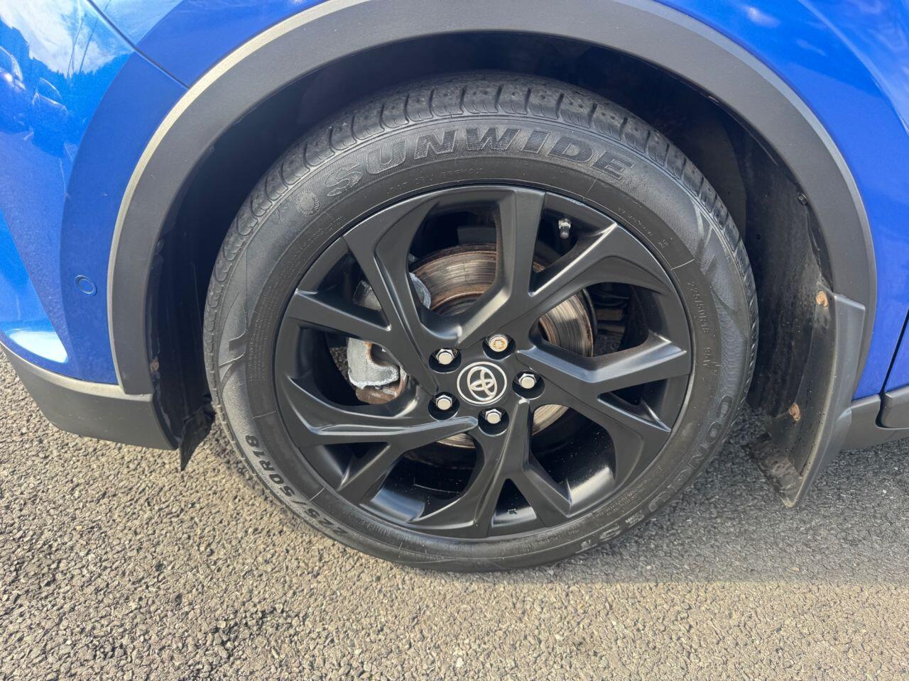 Toyota C-HR view 9