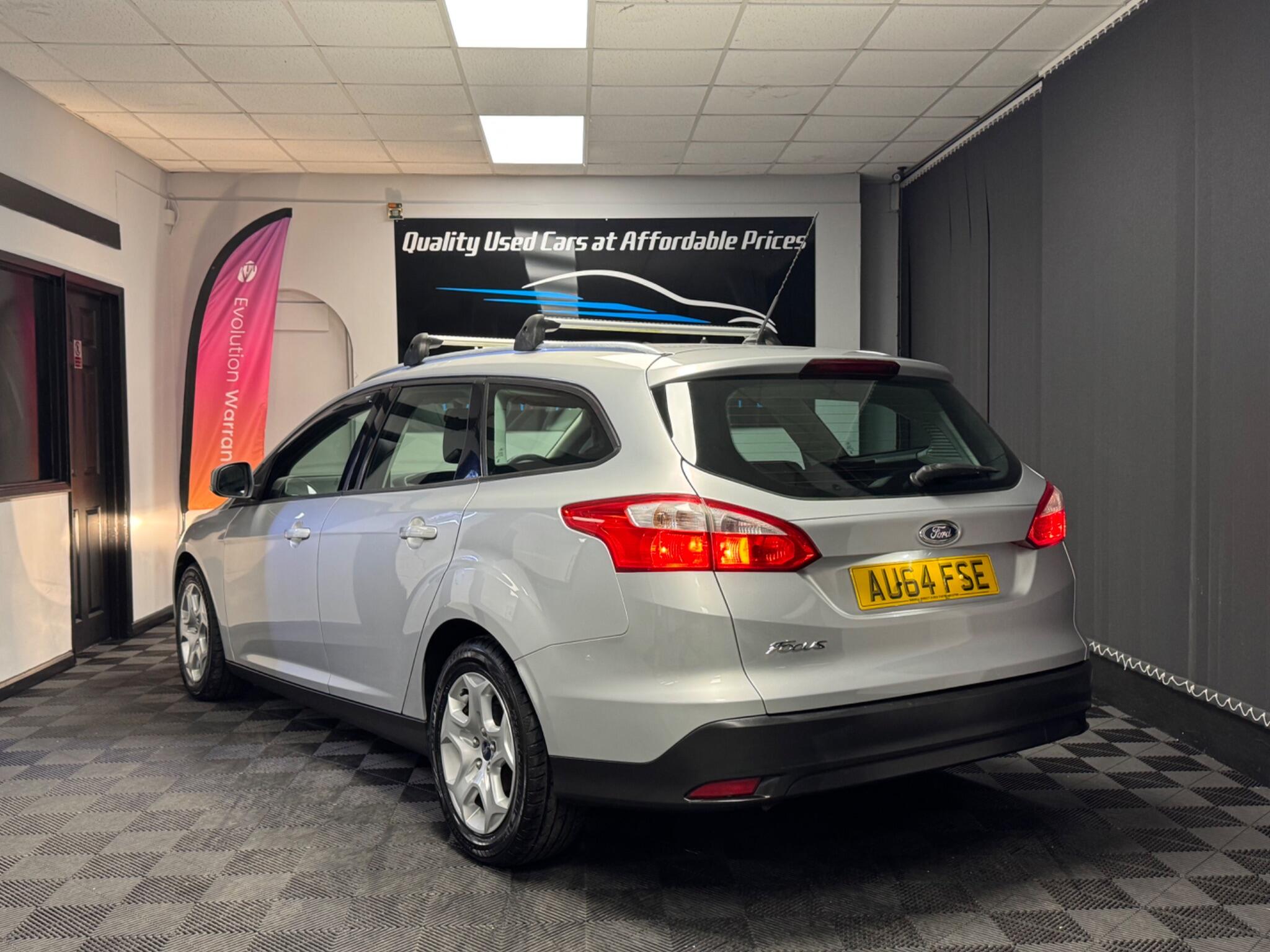2014 Ford Focus 1.6 TDCi Edge Euro 5 (s/s) 5dr • 59,000 miles image 3
