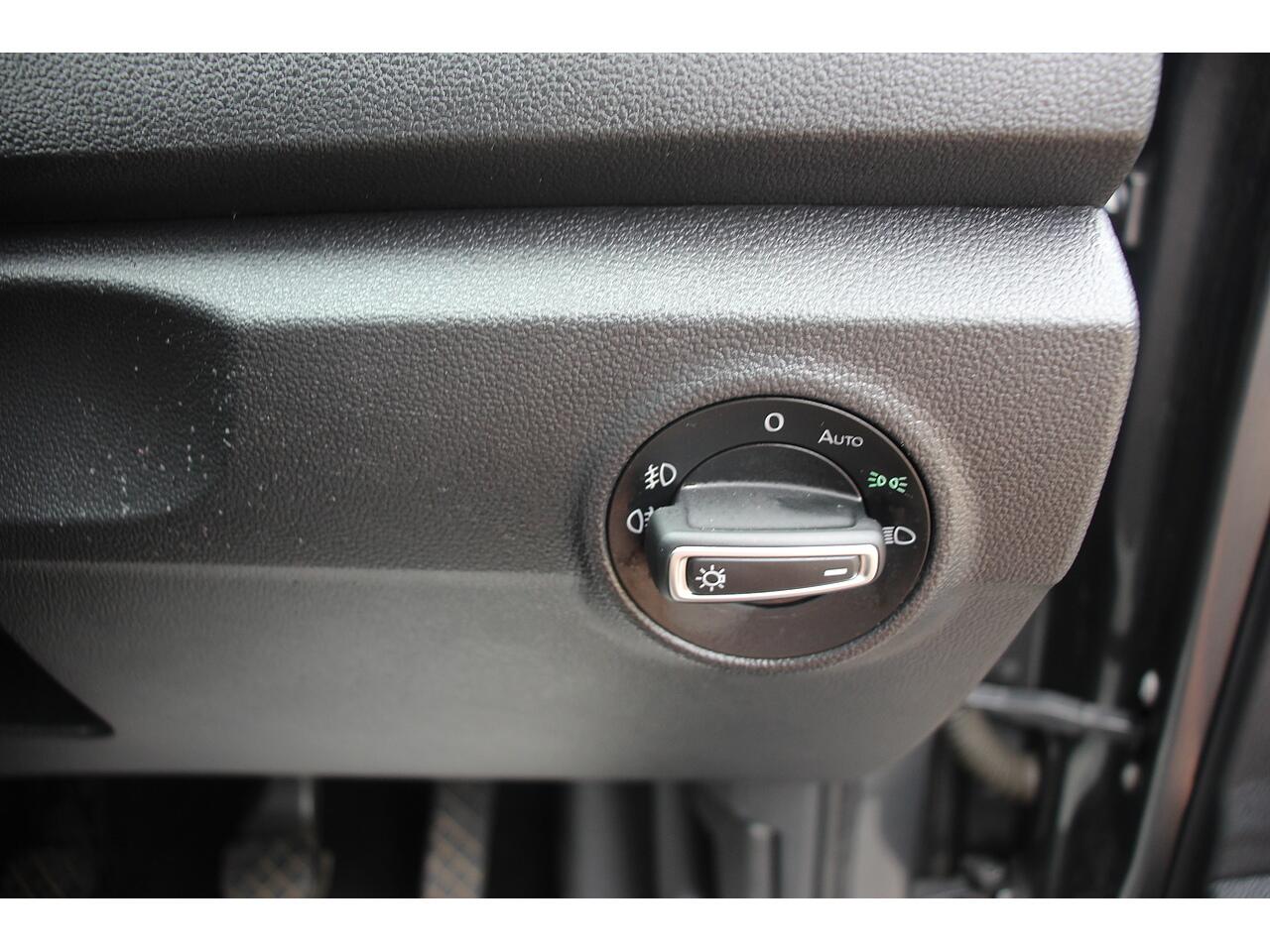 Volkswagen T-Roc view 36