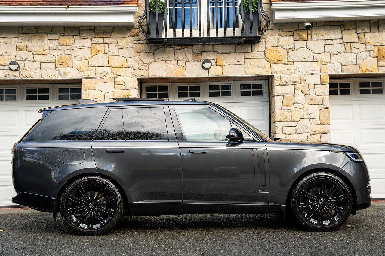 Land Rover Range Rover view 4