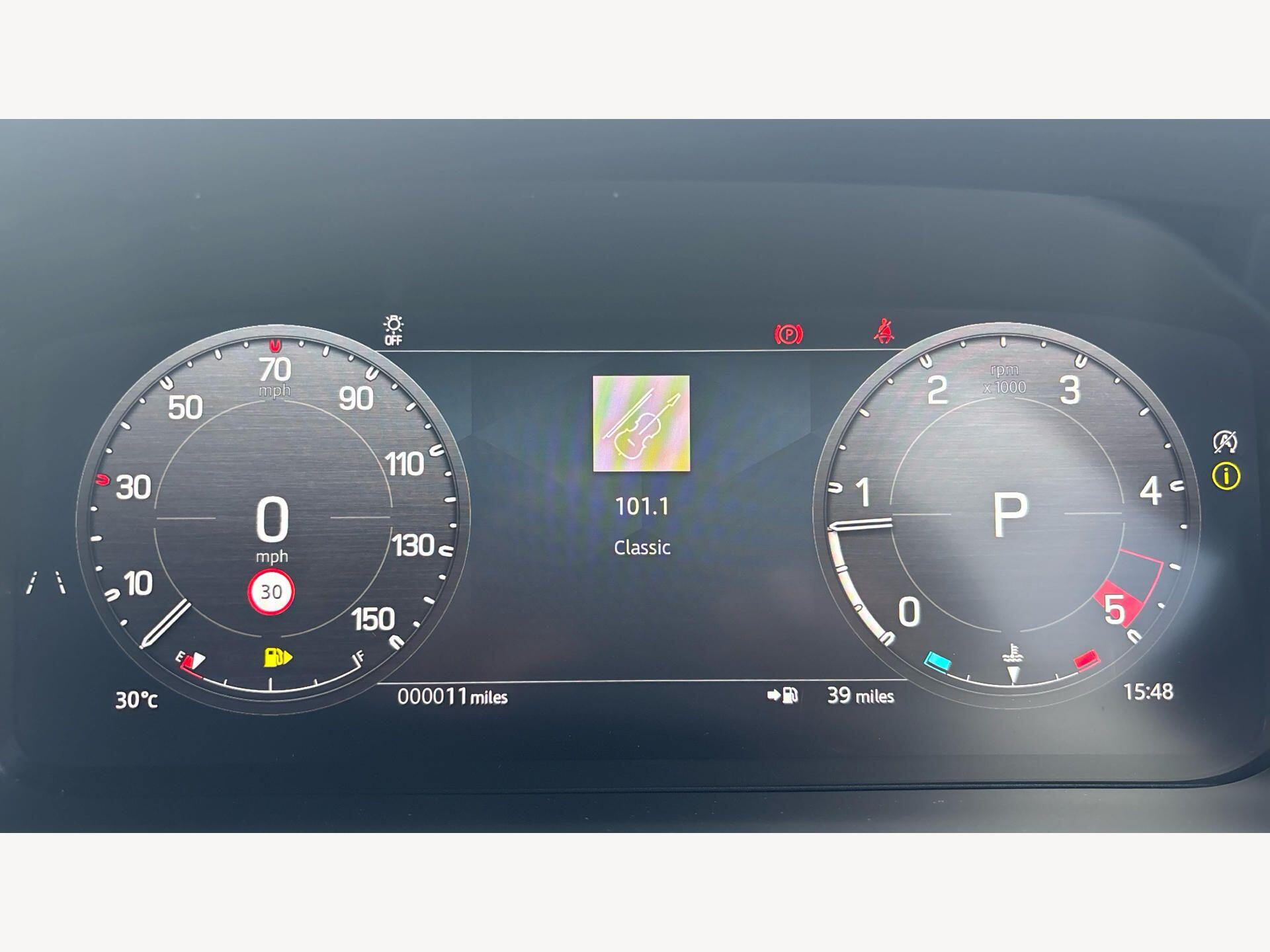 Land Rover Defender view 19
