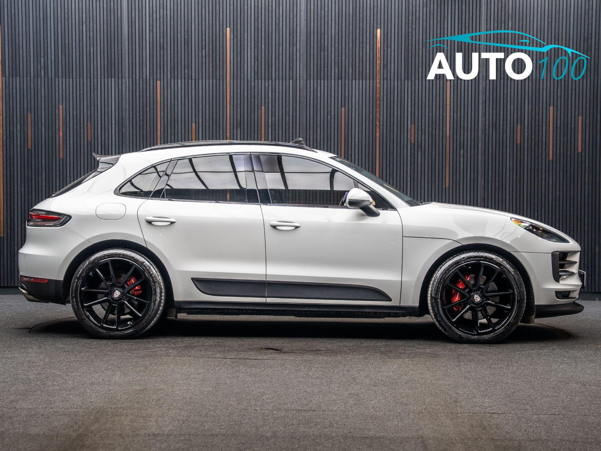 Porsche Macan view 15