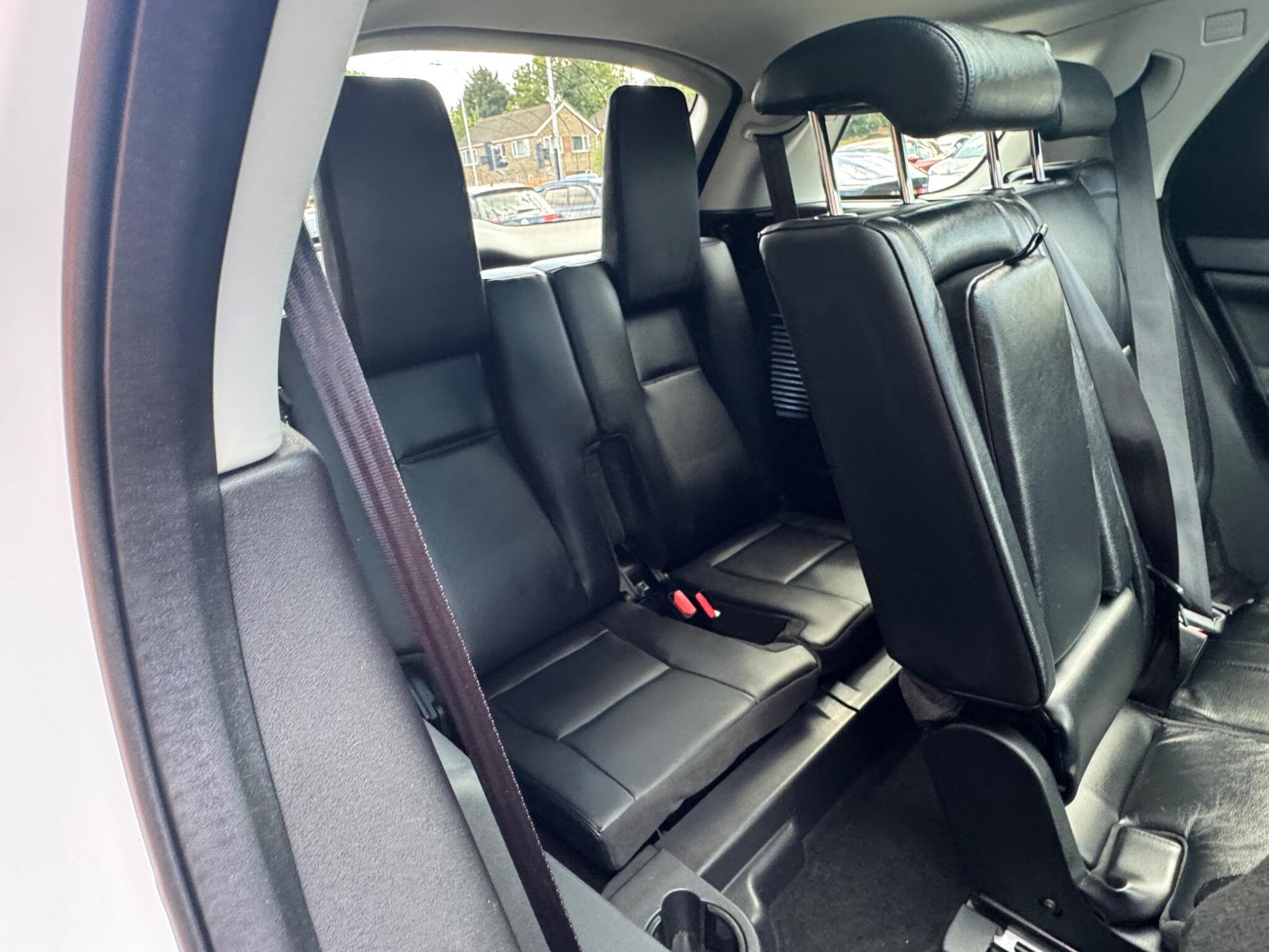 Land Rover Discovery Sport view 13