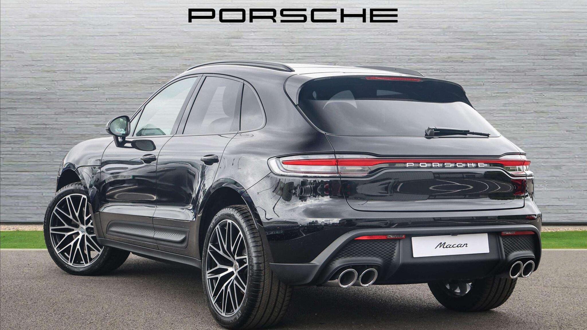 Porsche Macan view 4