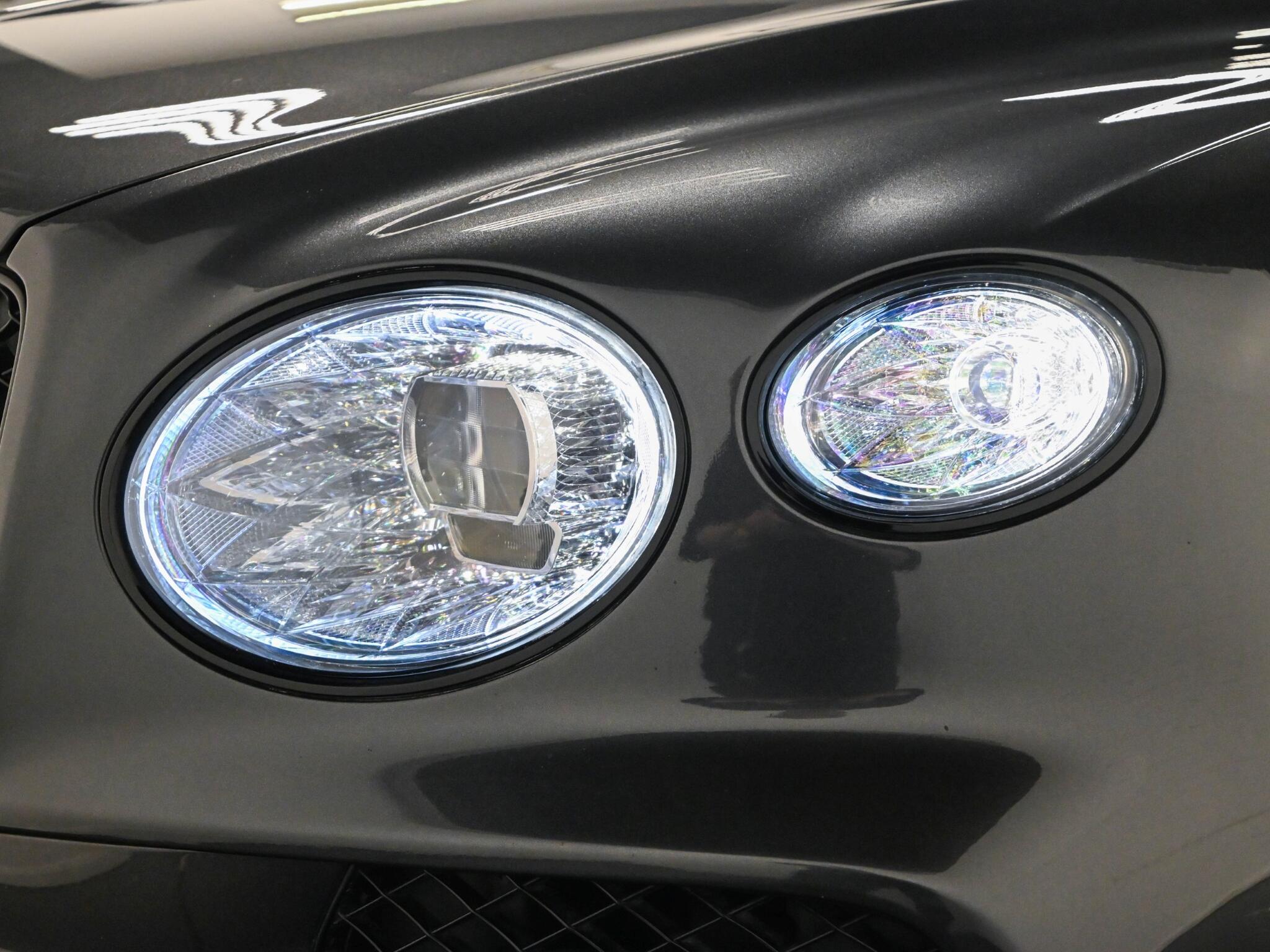 Bentley Bentayga view 24