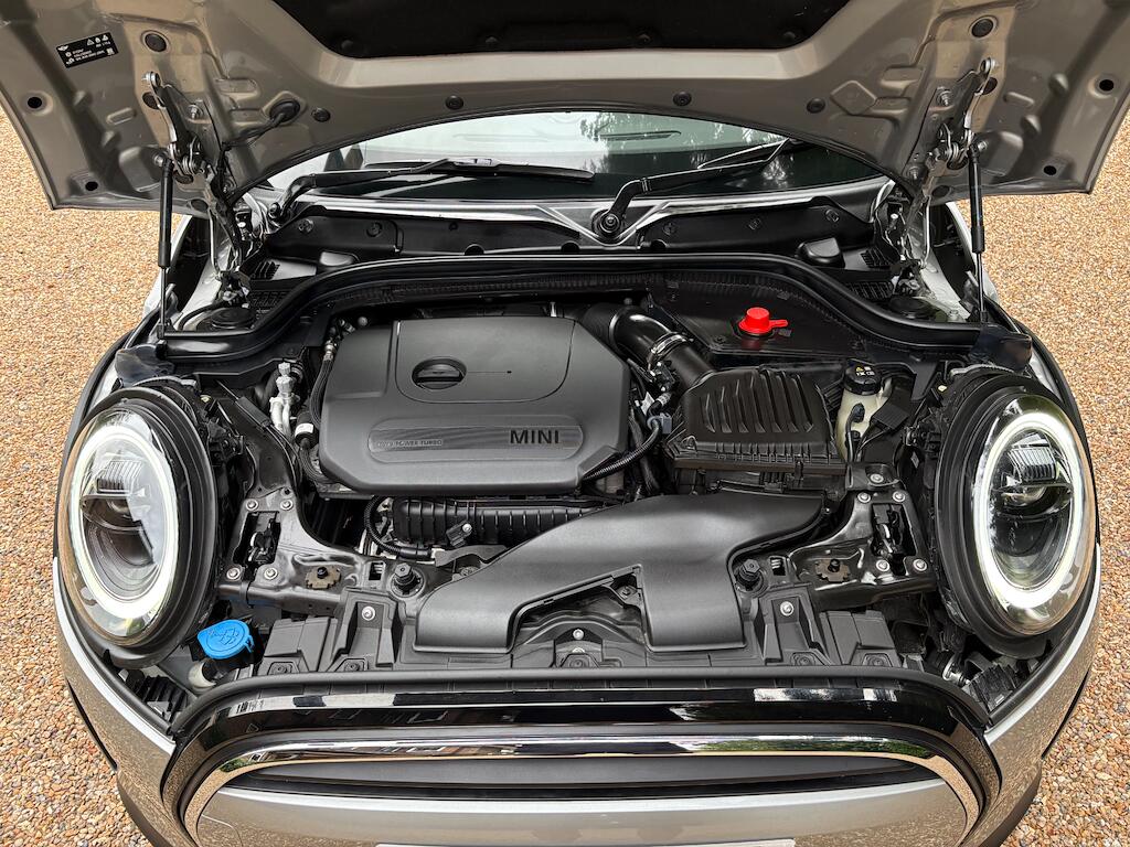 Mini Hatch view 40