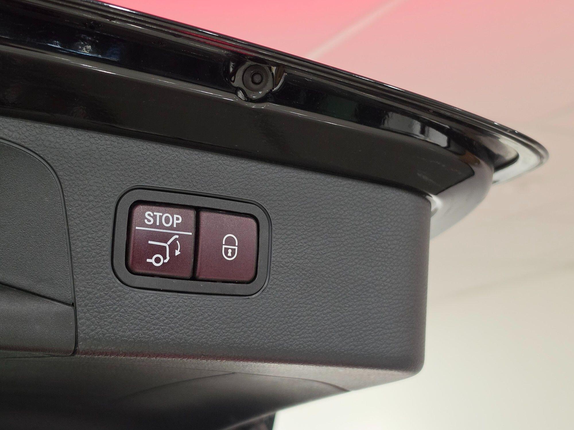 Mercedes-Benz GLC view 47