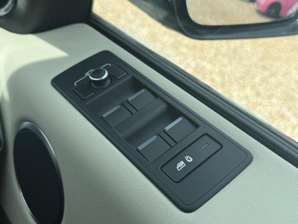 Land Rover Range Rover Sport view 34