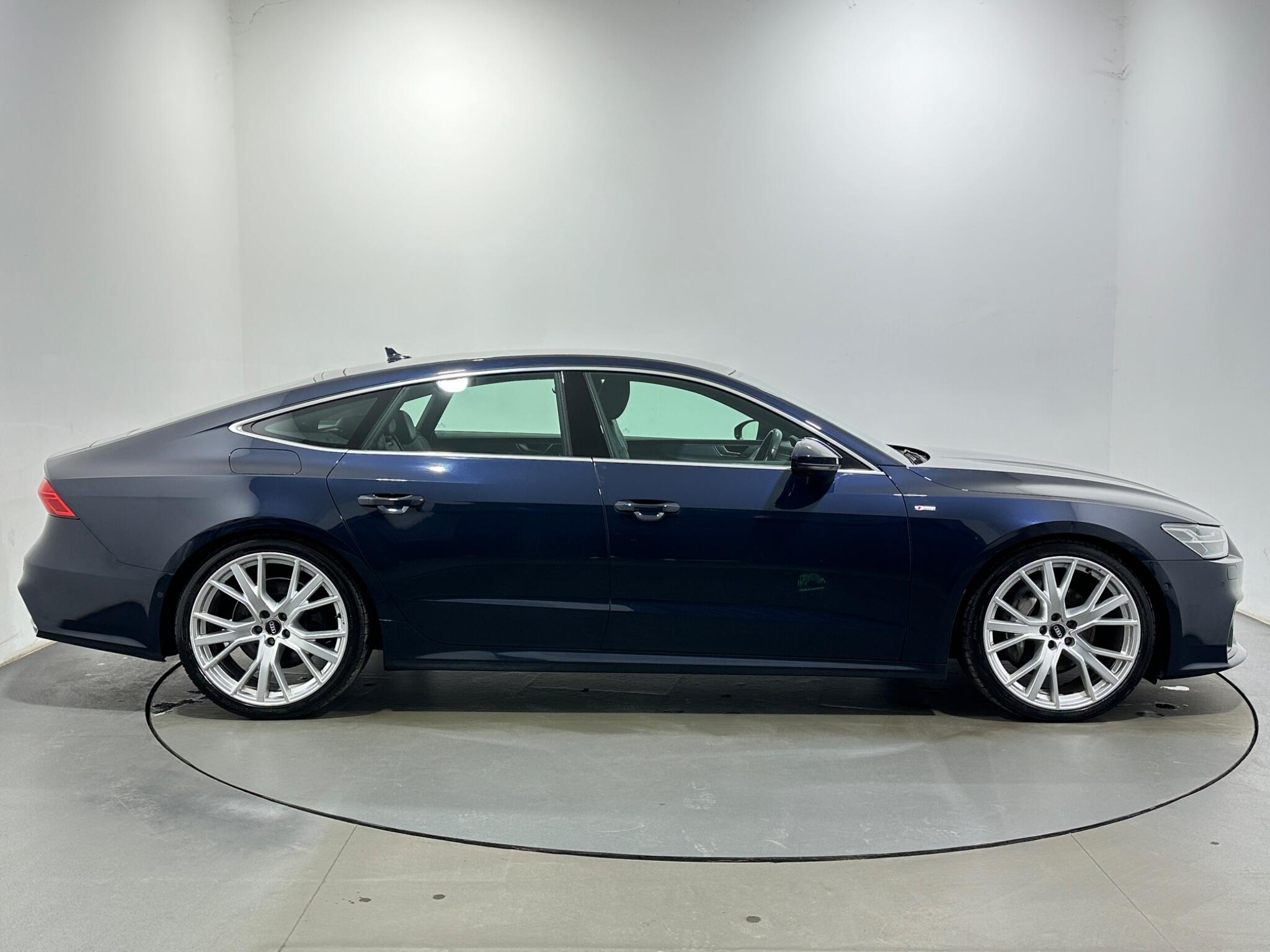 Audi A7 view 9