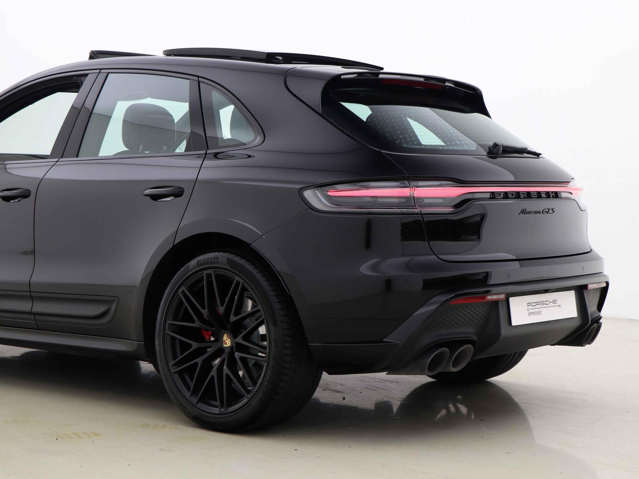 Porsche Macan view 20
