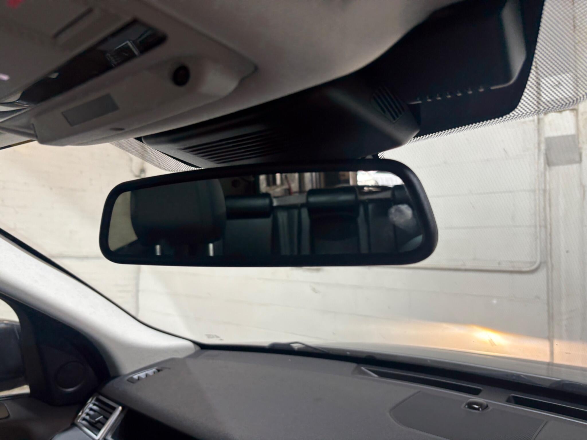 Land Rover Discovery Sport view 71