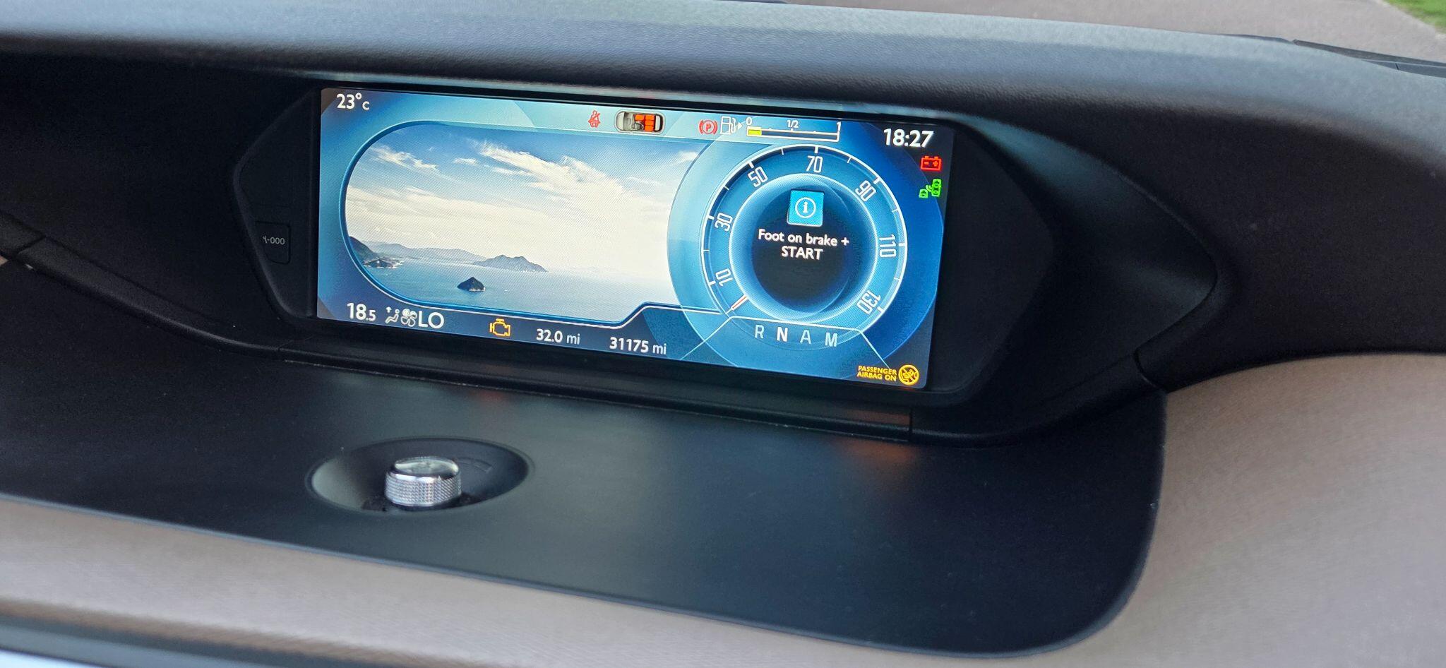 Citroen C4 Picasso view 34