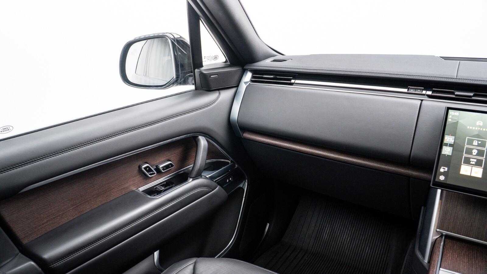Land Rover Range Rover view 22