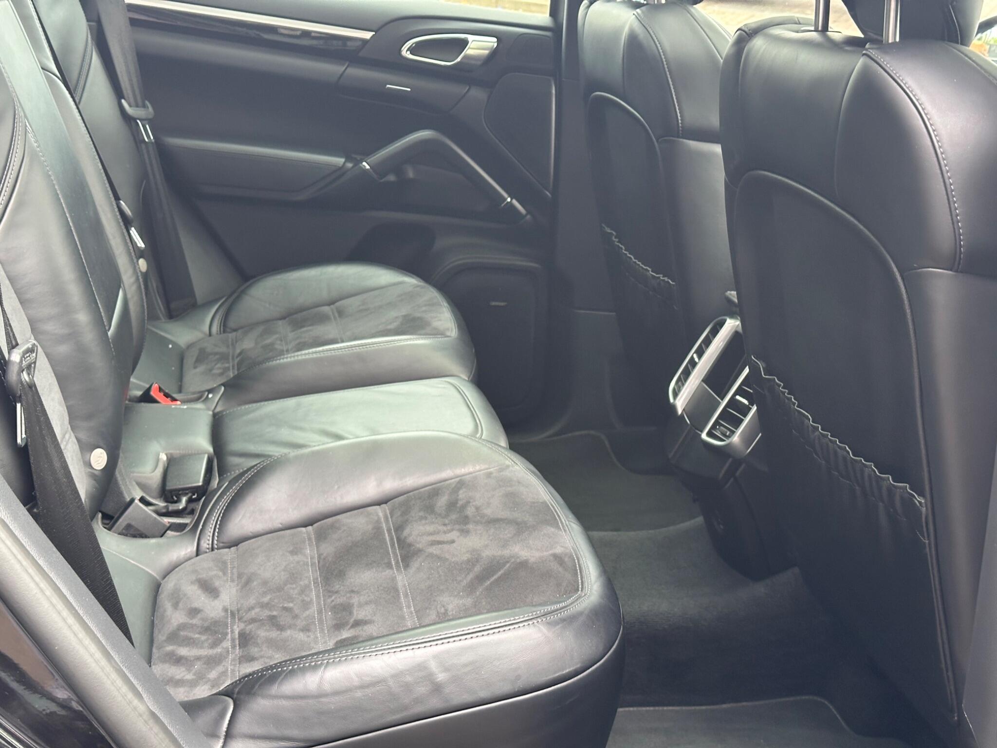 Porsche Cayenne view 26