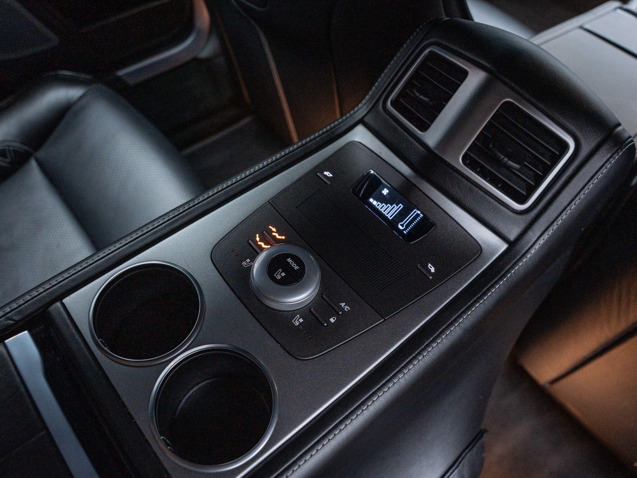 Aston Martin Rapide view 28