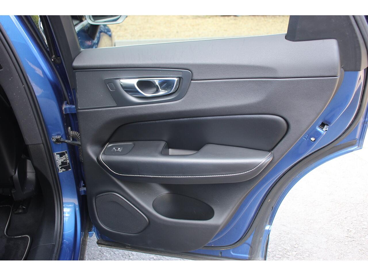 Volvo XC60 view 39