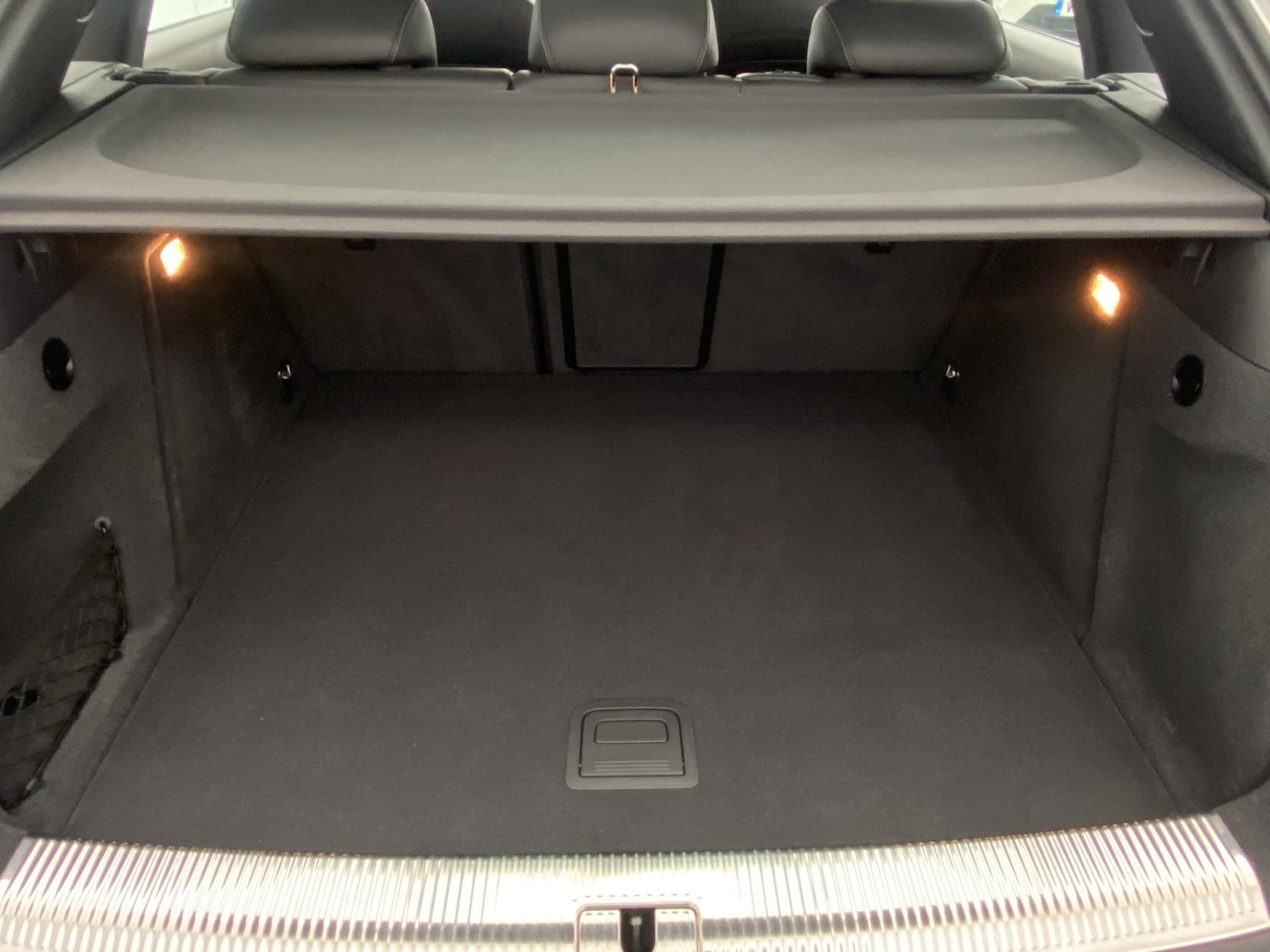 Audi Q3 view 41