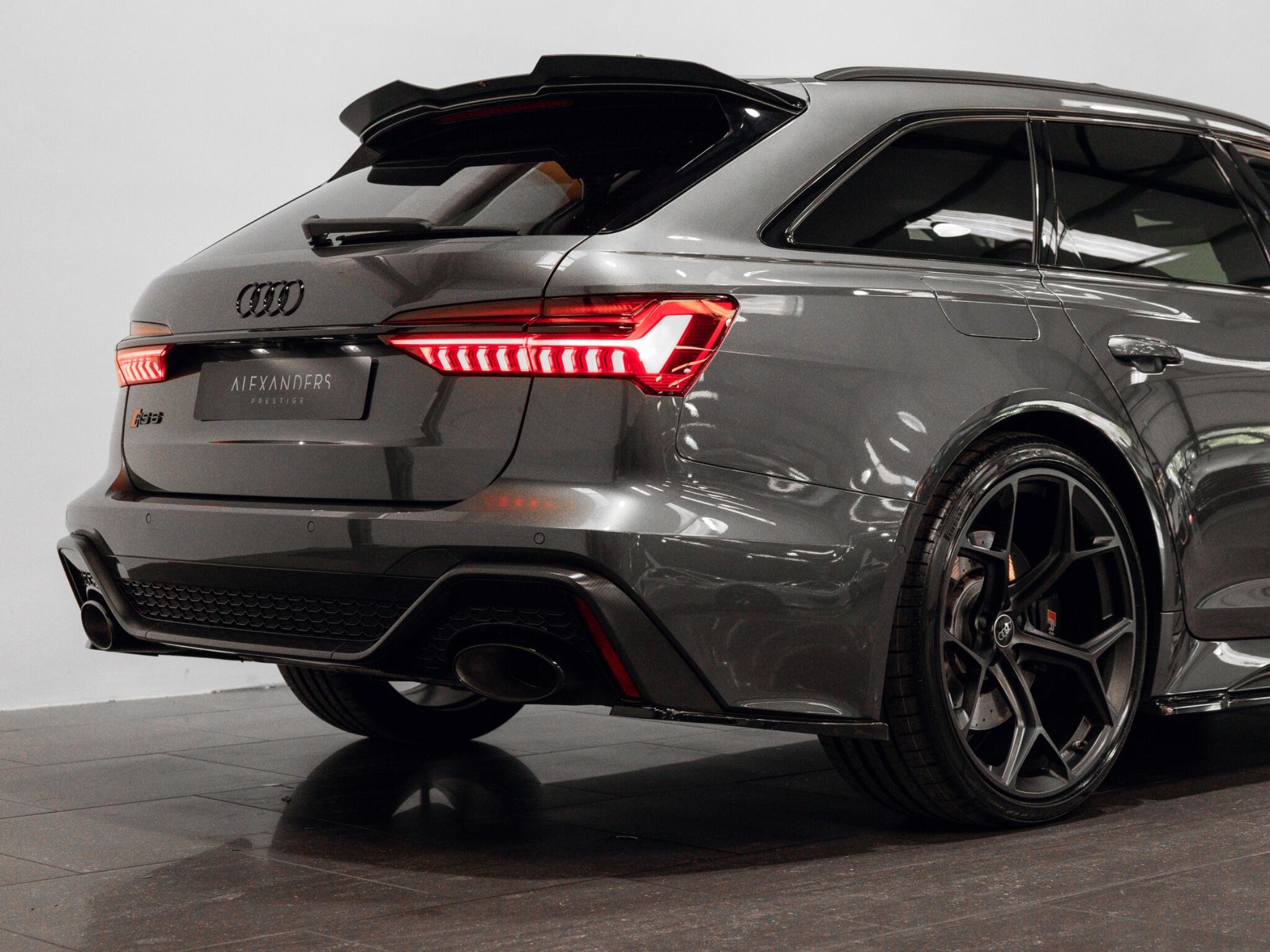 Audi RS6 Avant view 13
