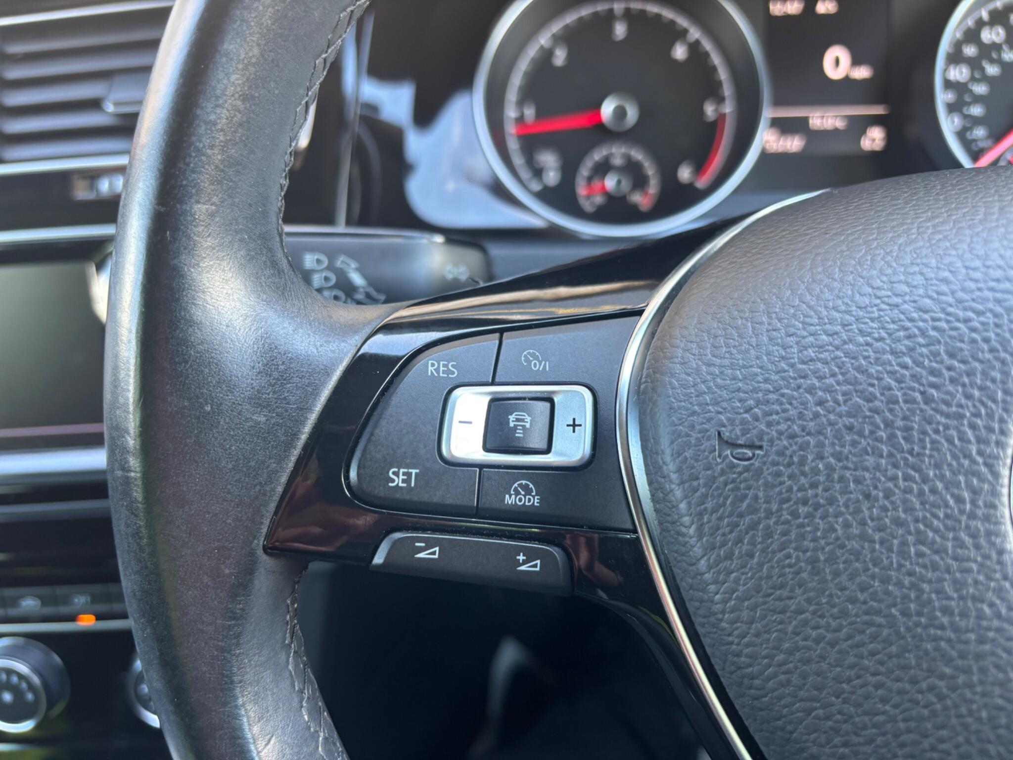 Volkswagen Golf view 20