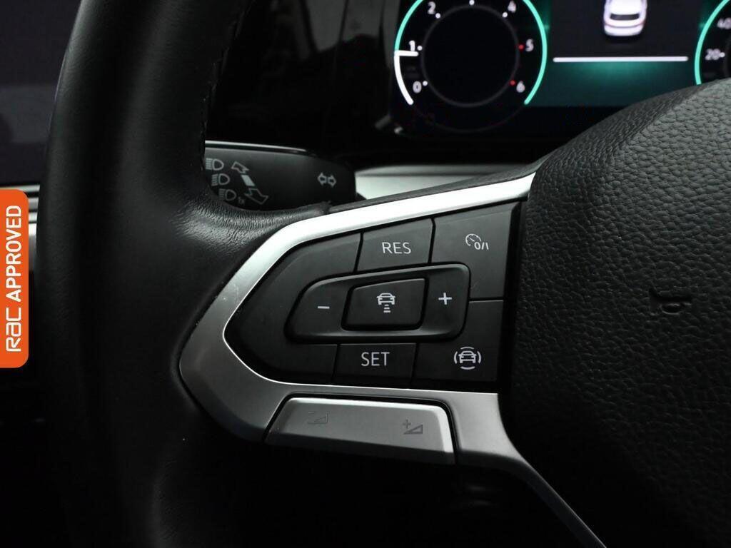 Volkswagen Golf view 23