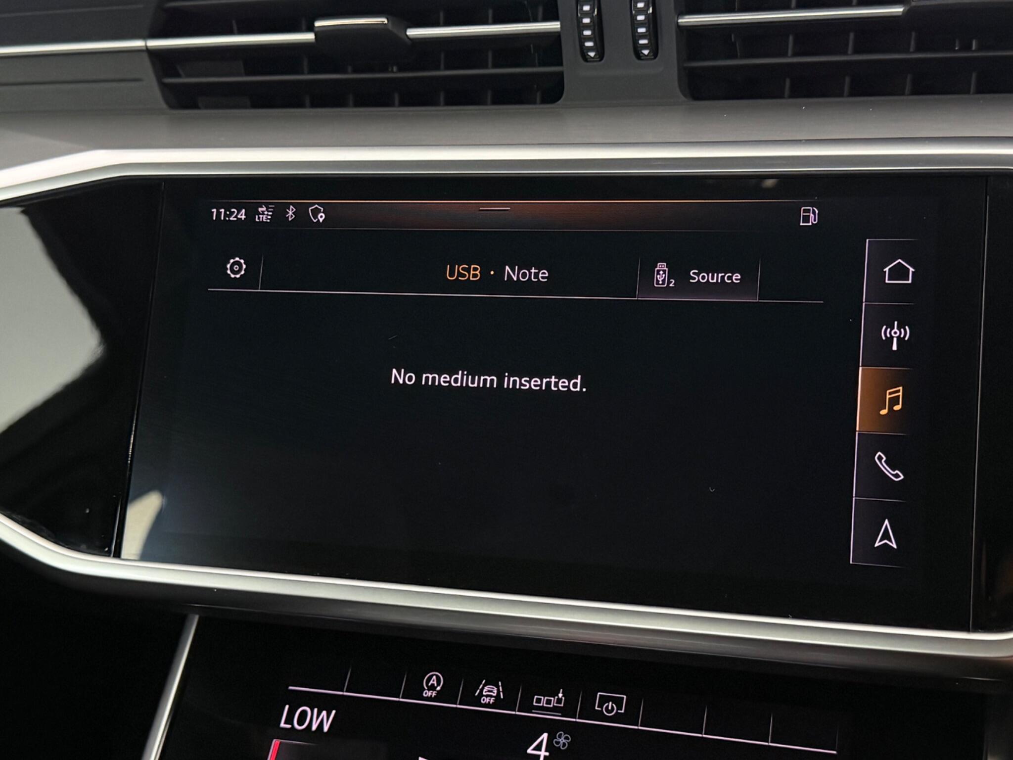 Audi A6 view 28