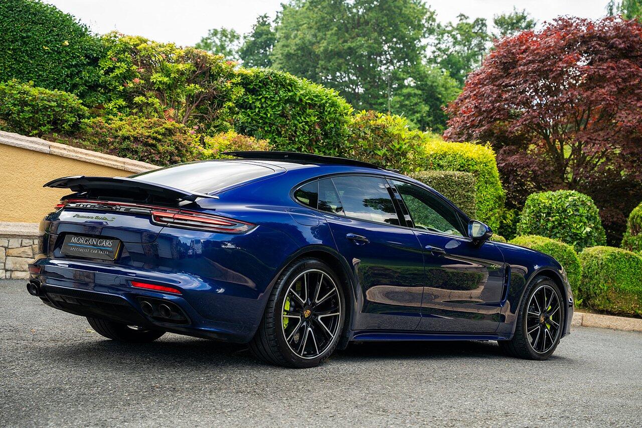 Porsche Panamera view 85