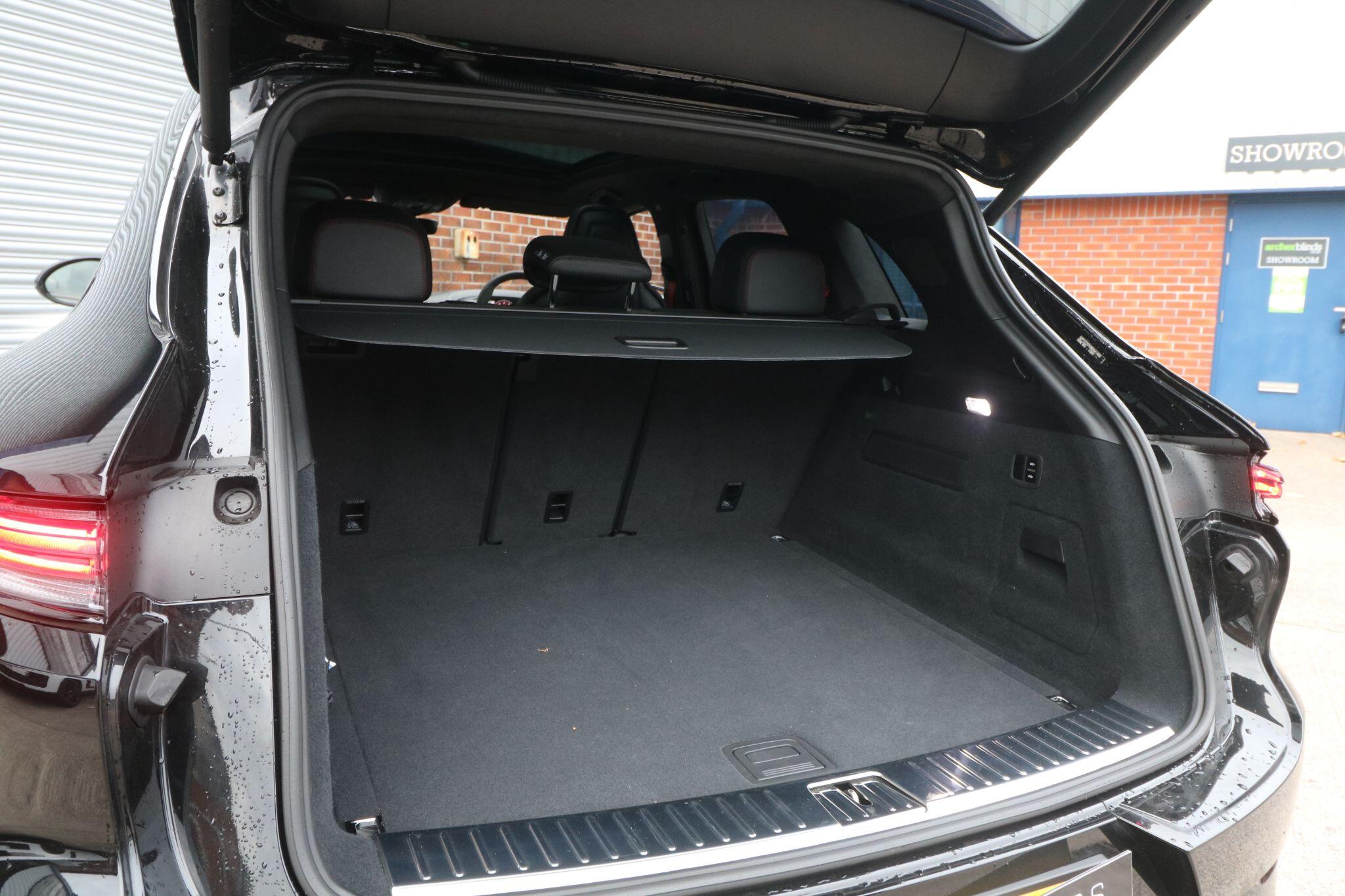 Porsche Cayenne view 37