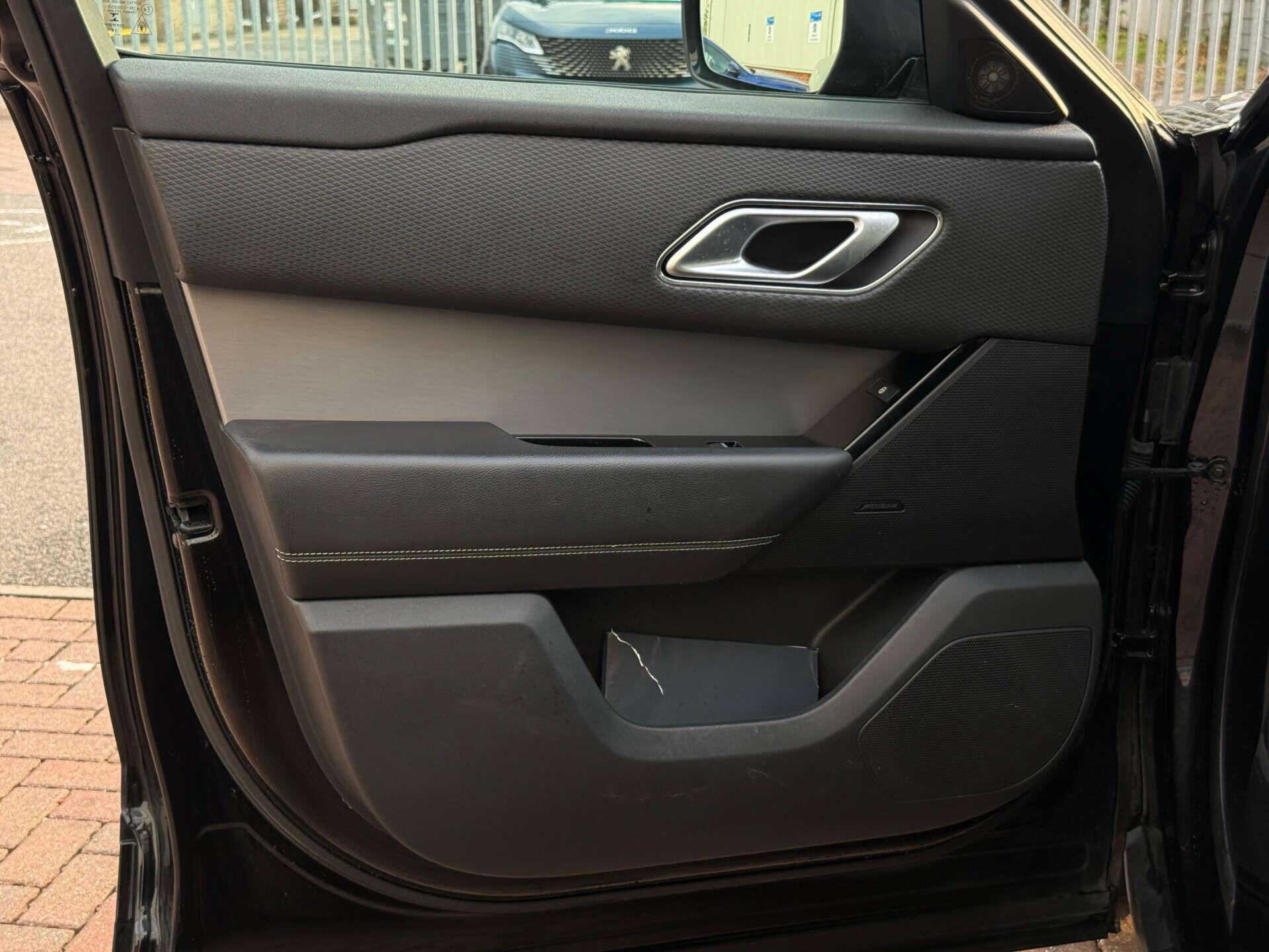 Land Rover Range Rover Velar view 45
