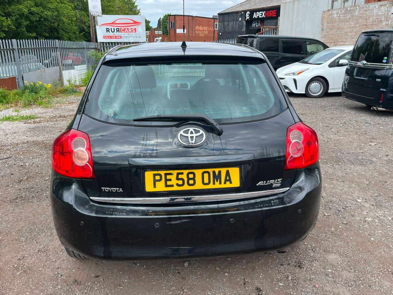Toyota Auris view 2