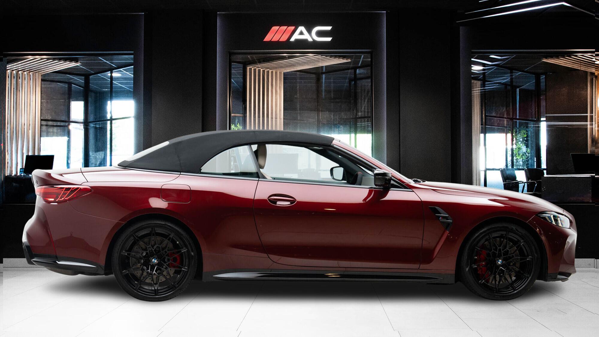 BMW M4 view 3