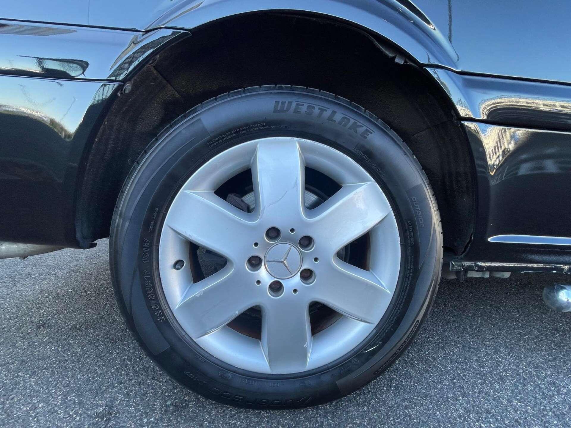 Mercedes-Benz Viano view 21