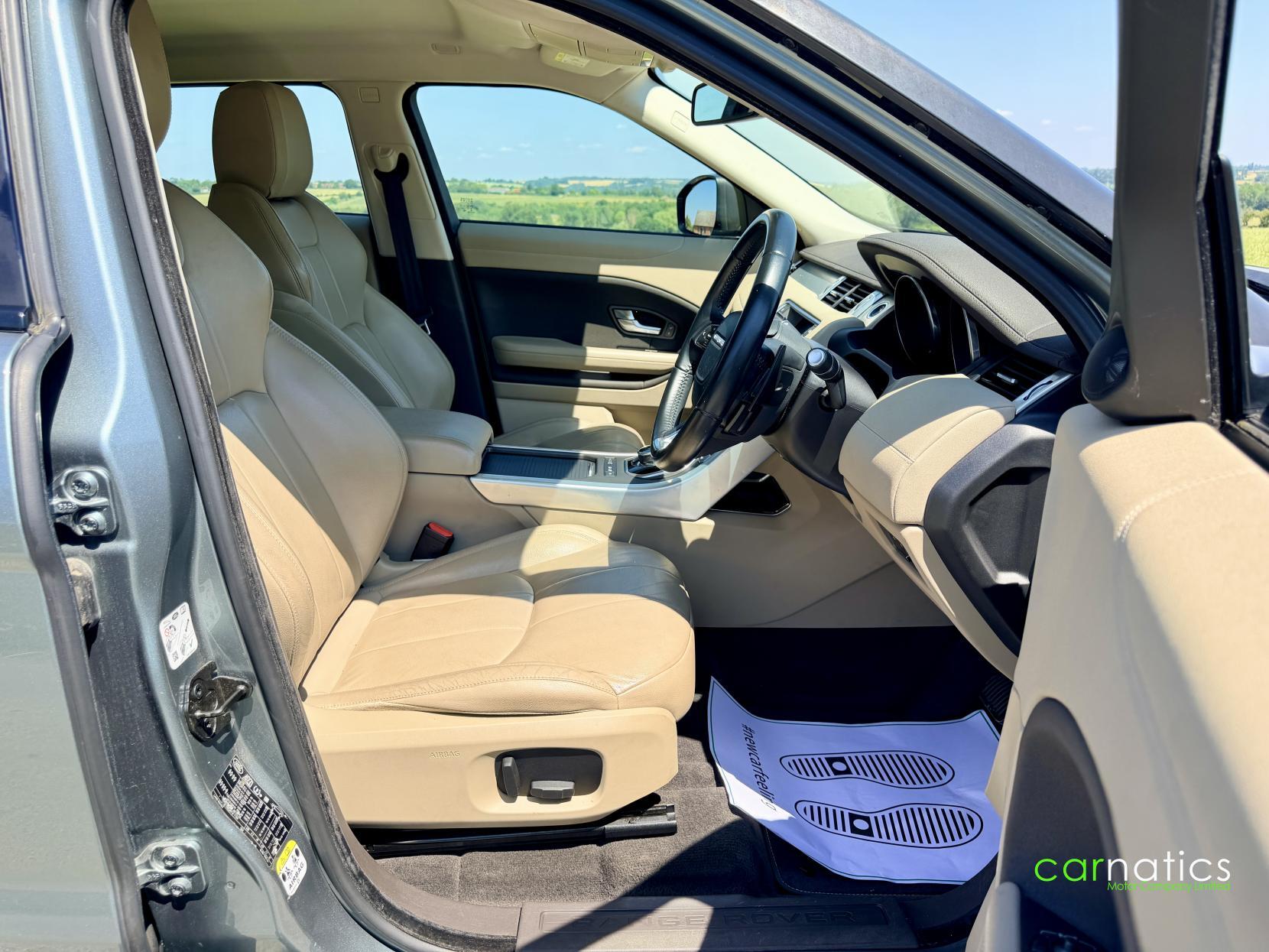 Land Rover Range Rover Evoque view 22
