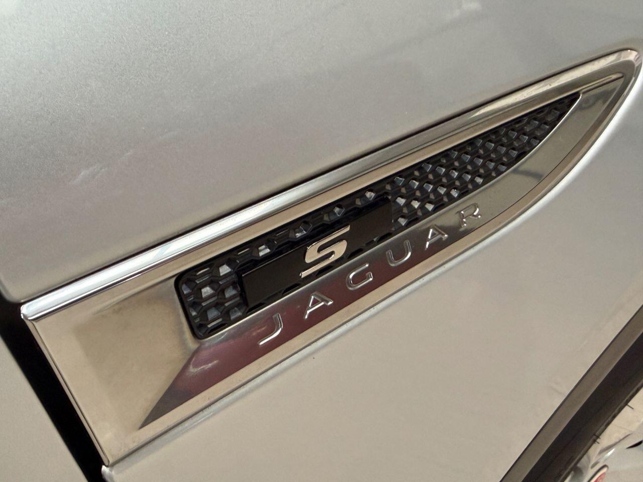 Jaguar E-Pace view 30
