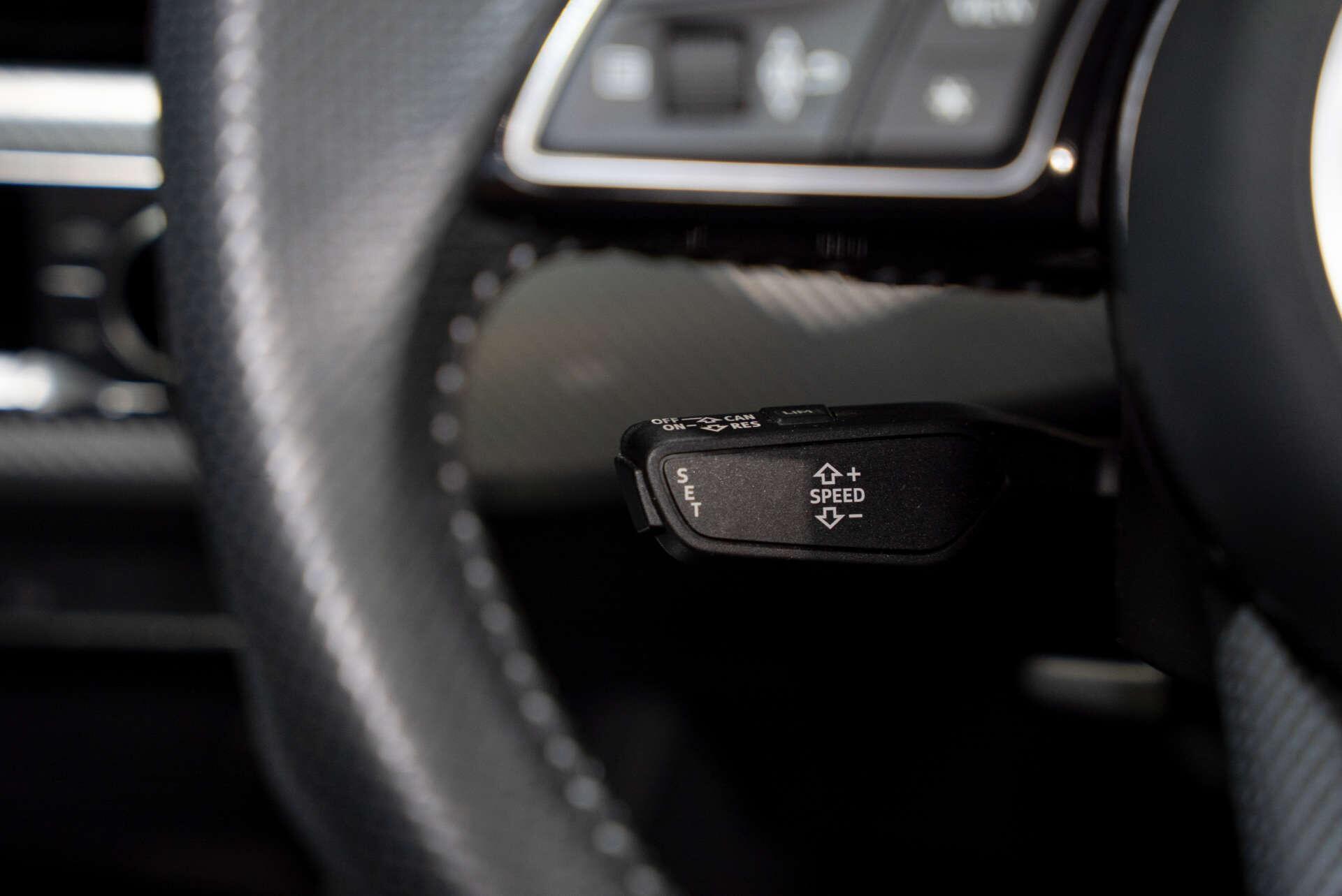 Audi RS4 Avant view 23