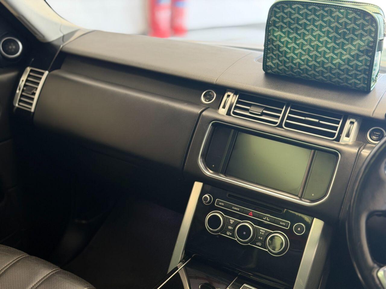 Land Rover Range Rover view 44