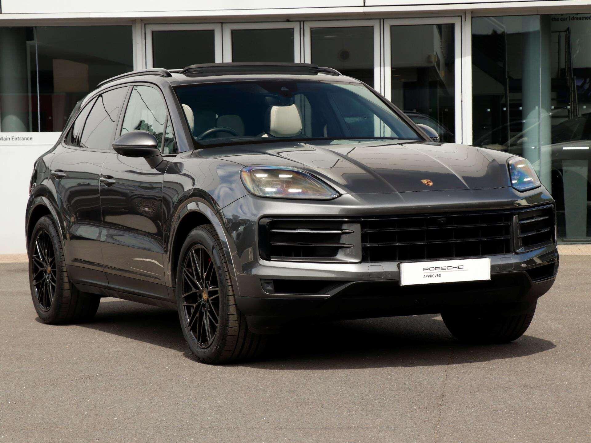 Porsche Cayenne view 33