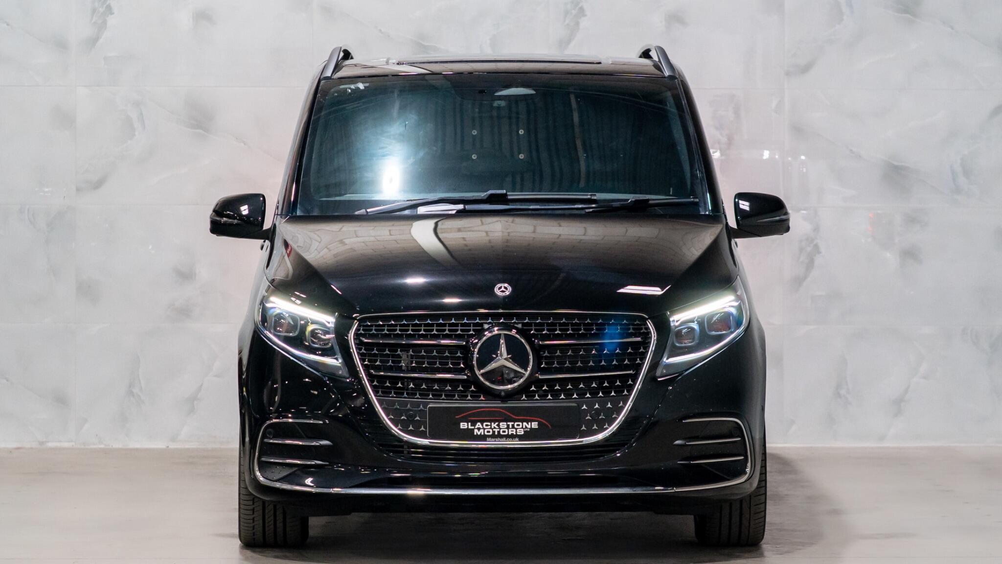 Mercedes-Benz V-Class view 2