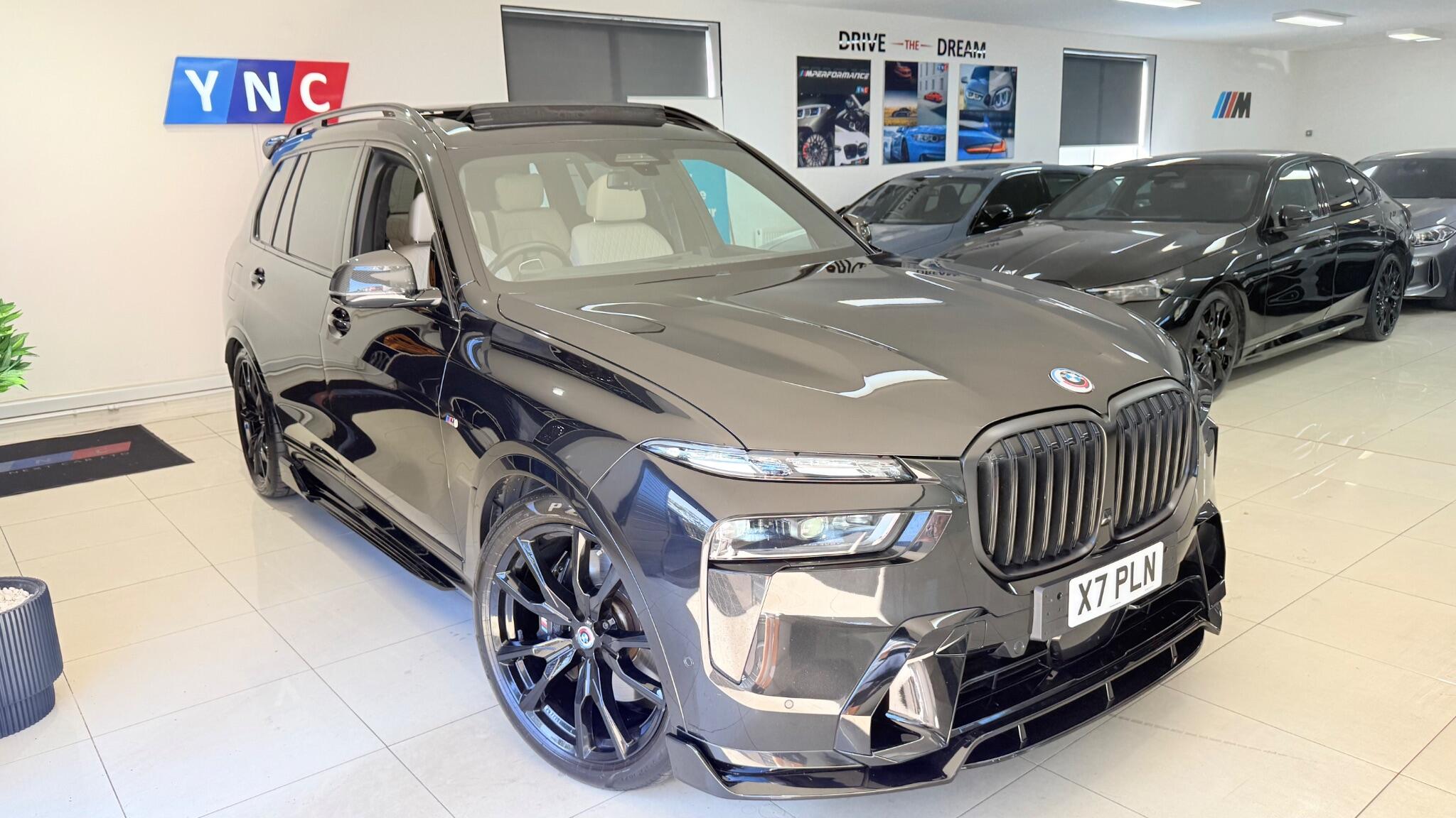 BMW X7 view 8