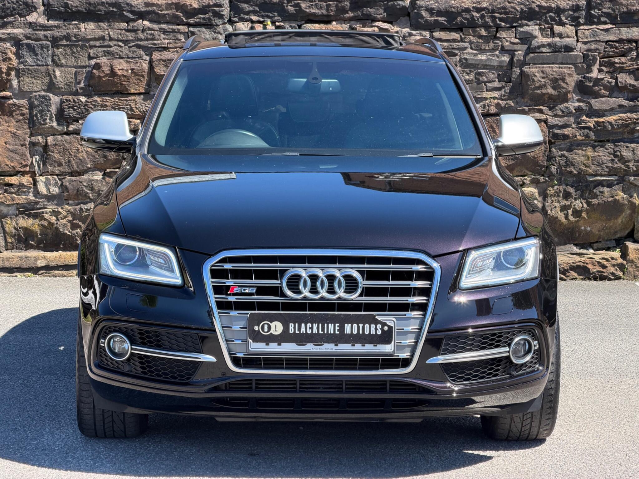 Audi SQ5 view 2