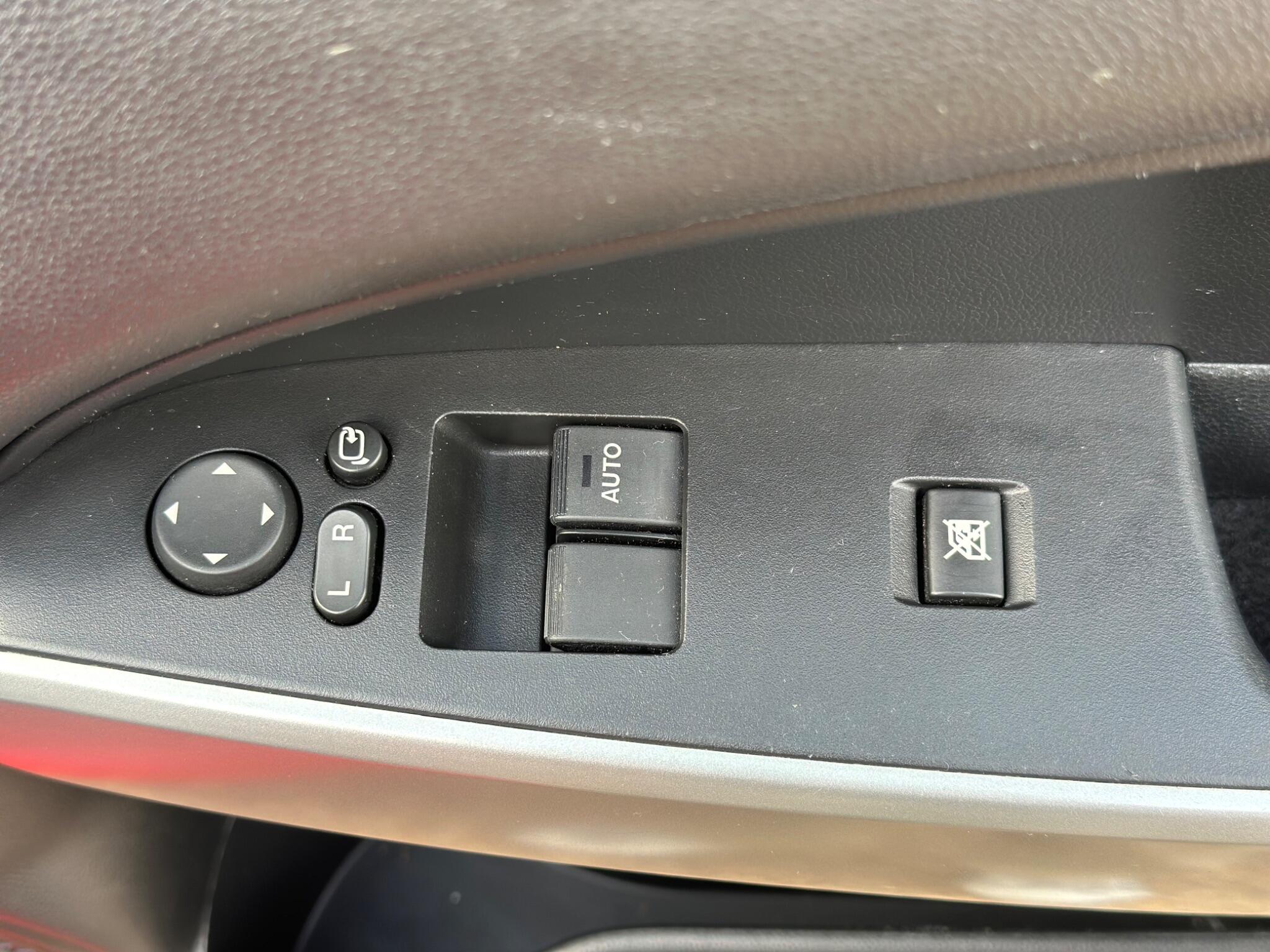 Mazda Mazda2 view 49
