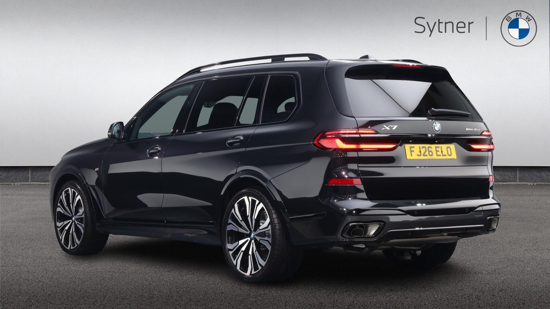 BMW X7 view 2