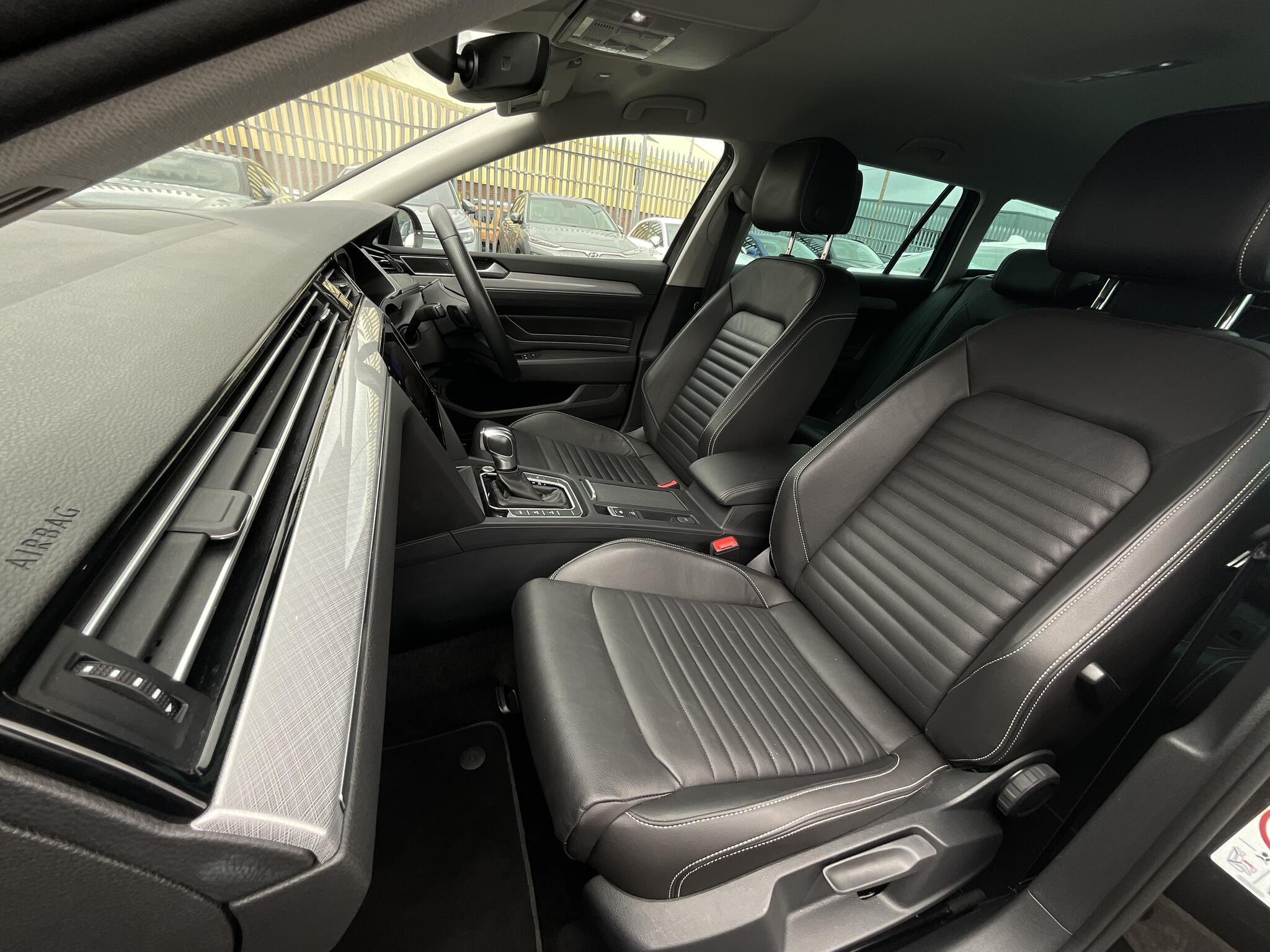 Volkswagen Passat view 21