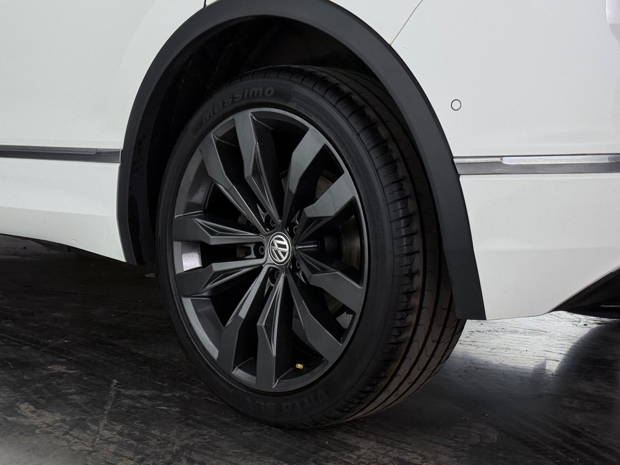 Volkswagen Tiguan view 8