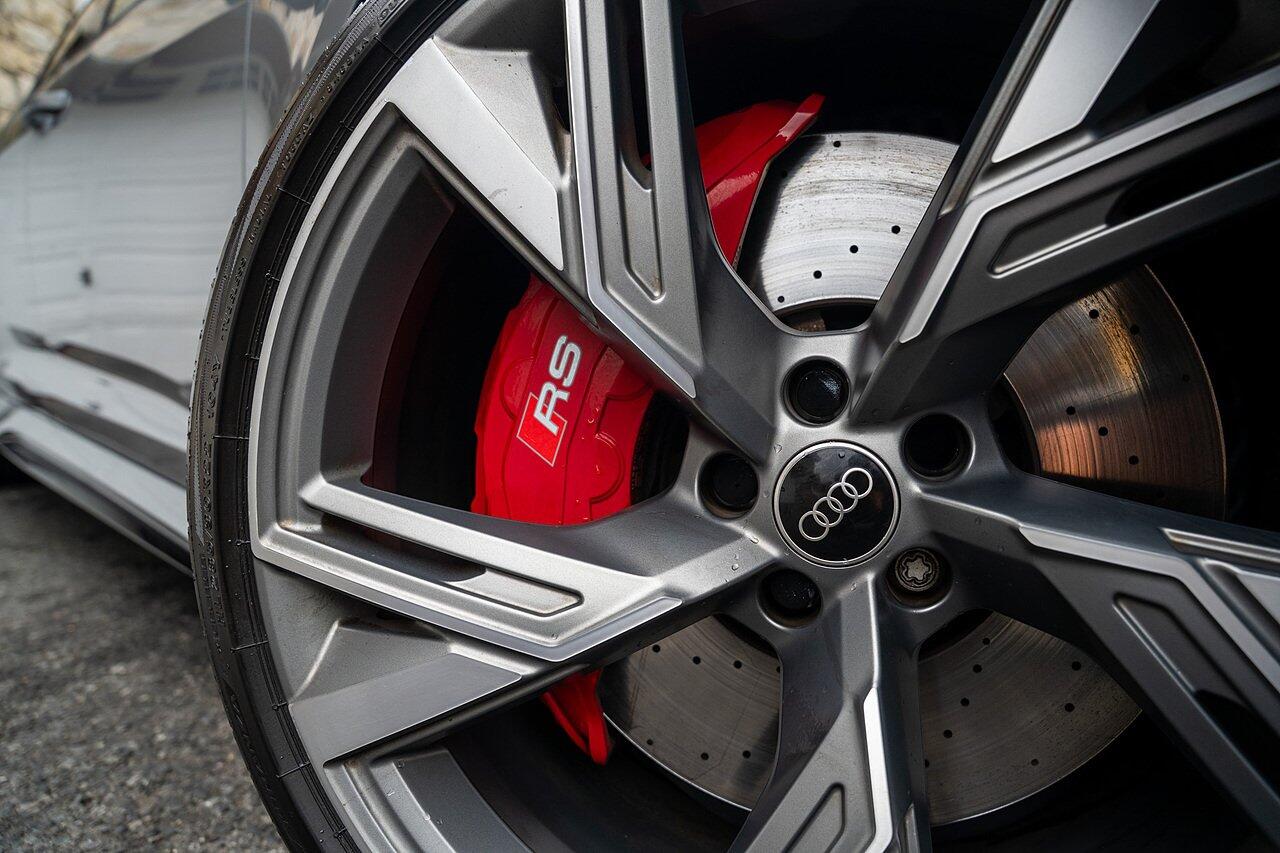 Audi RS6 view 23