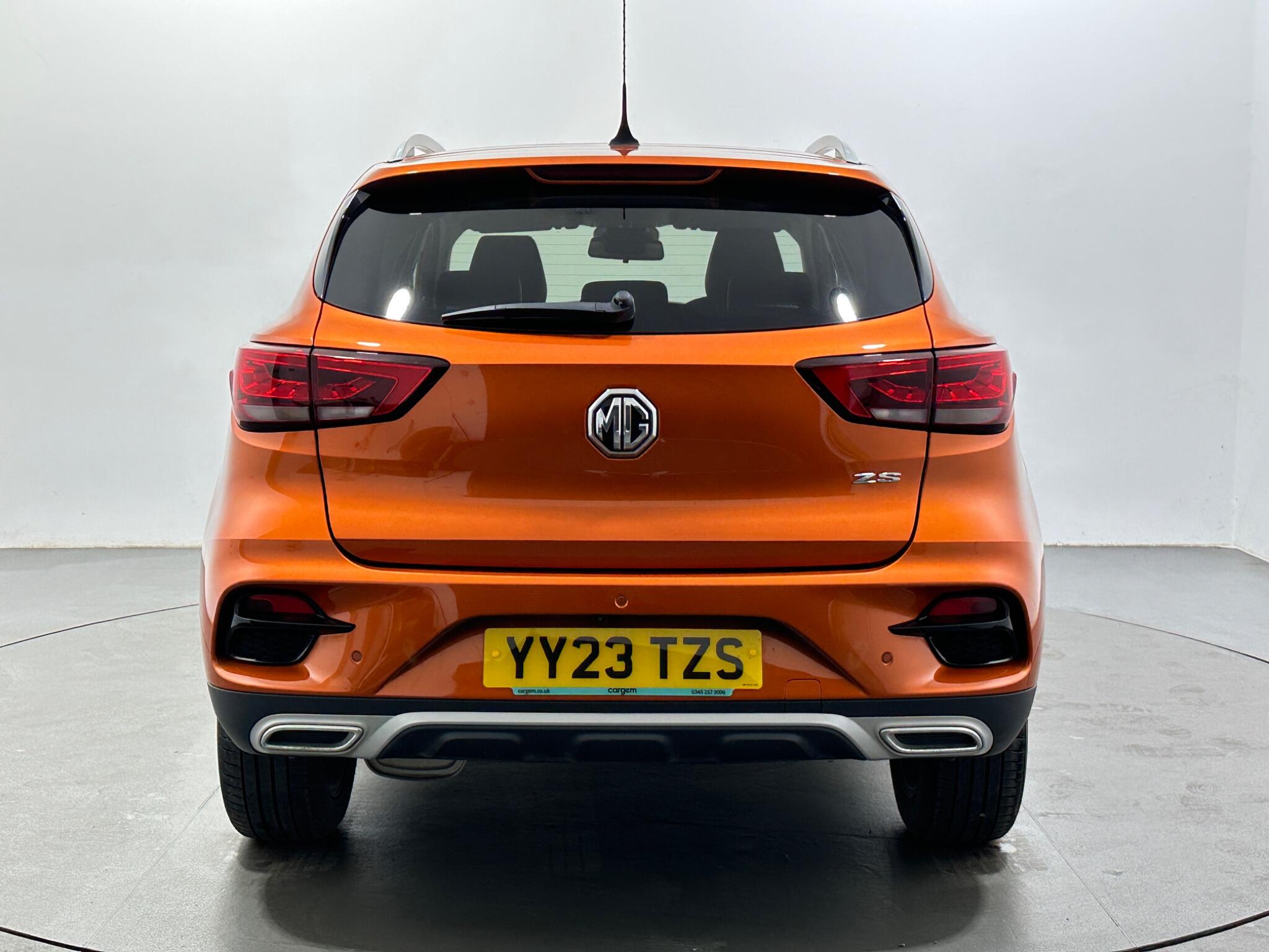 MG ZS view 7