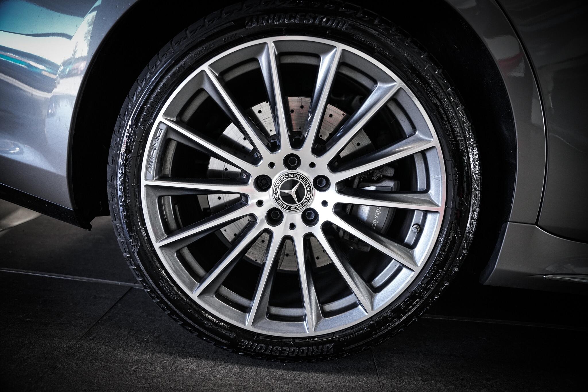 Mercedes-Benz S-Class view 27