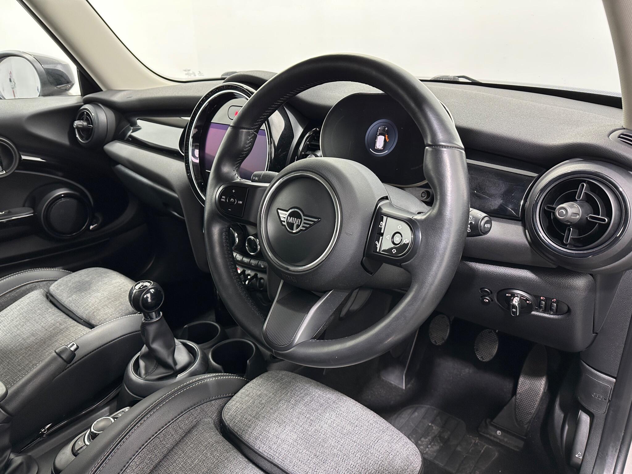 Mini Hatch view 10