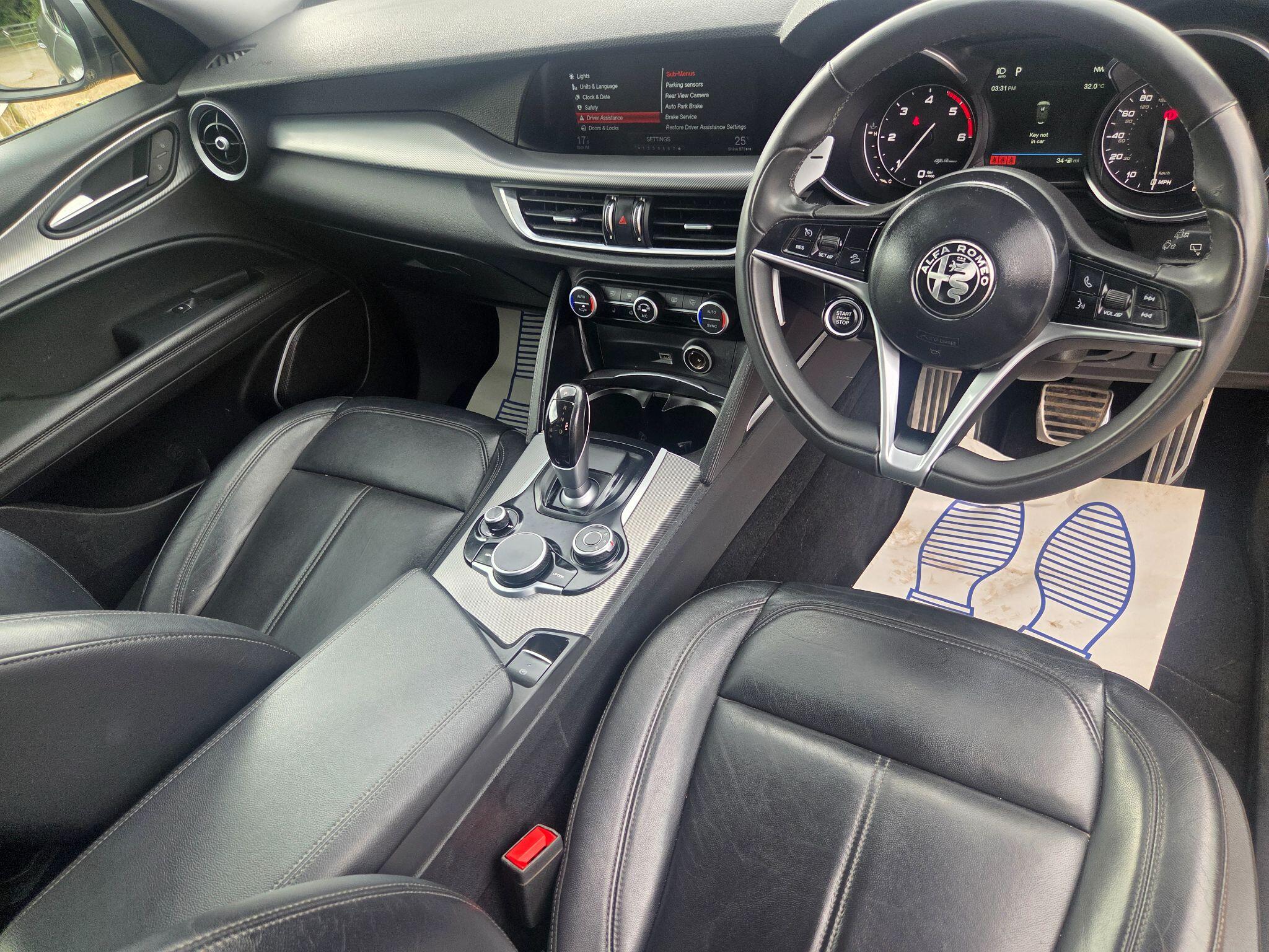 Alfa Romeo Stelvio view 14
