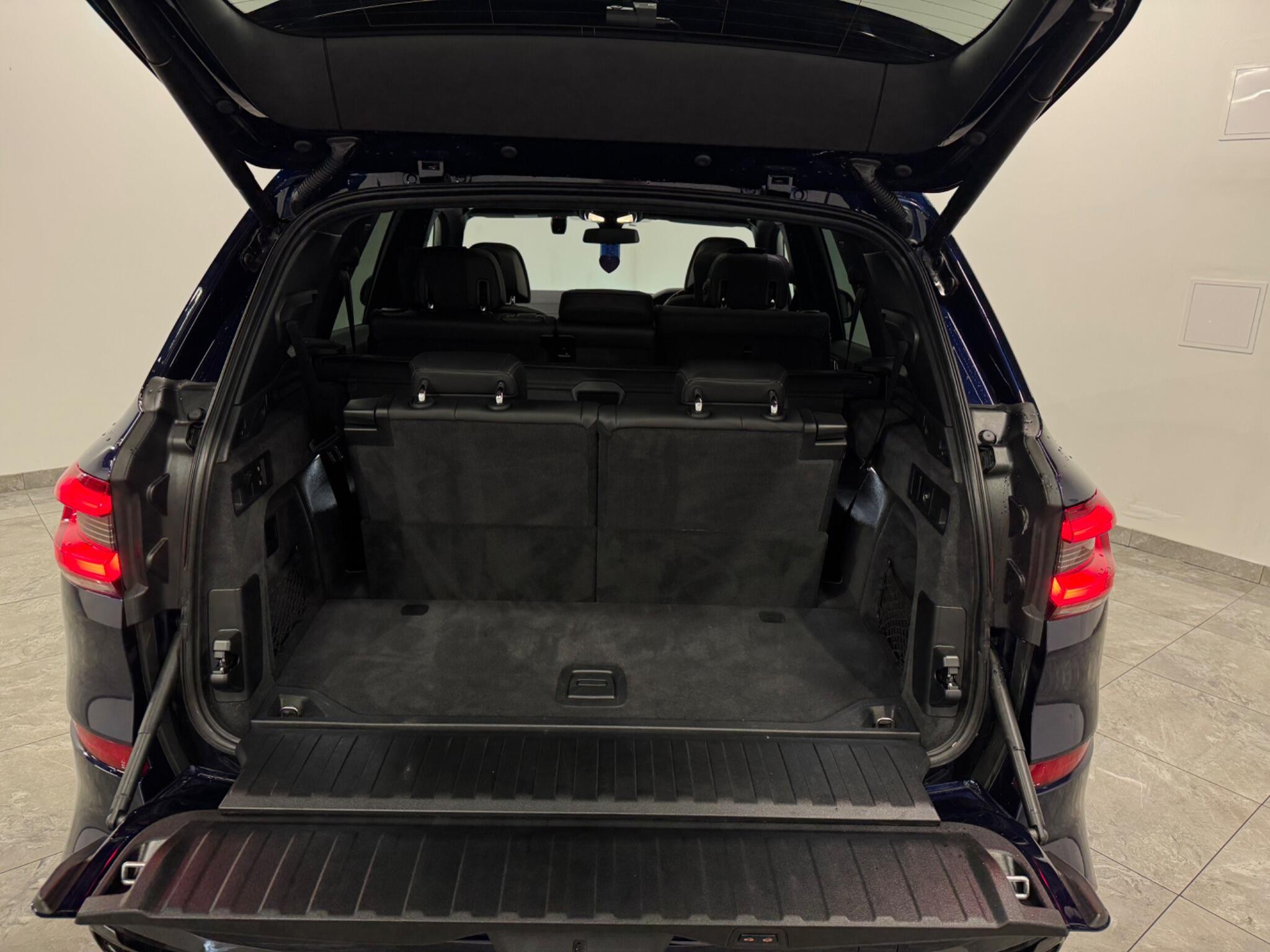 BMW X5 view 9