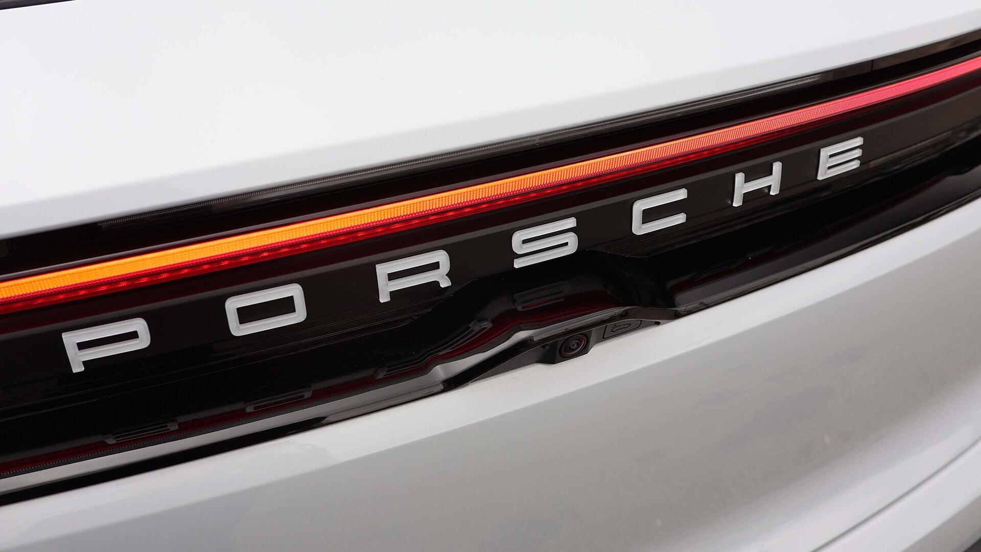 Porsche Macan view 24